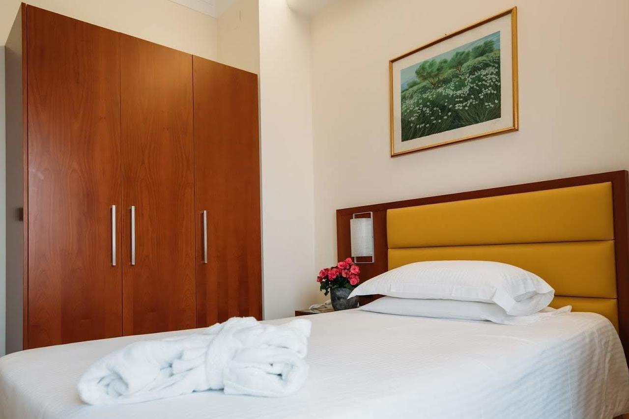 Hotel Terme Antoniano มอนเตกรอตโต แตร์เม ภายนอก รูปภาพ