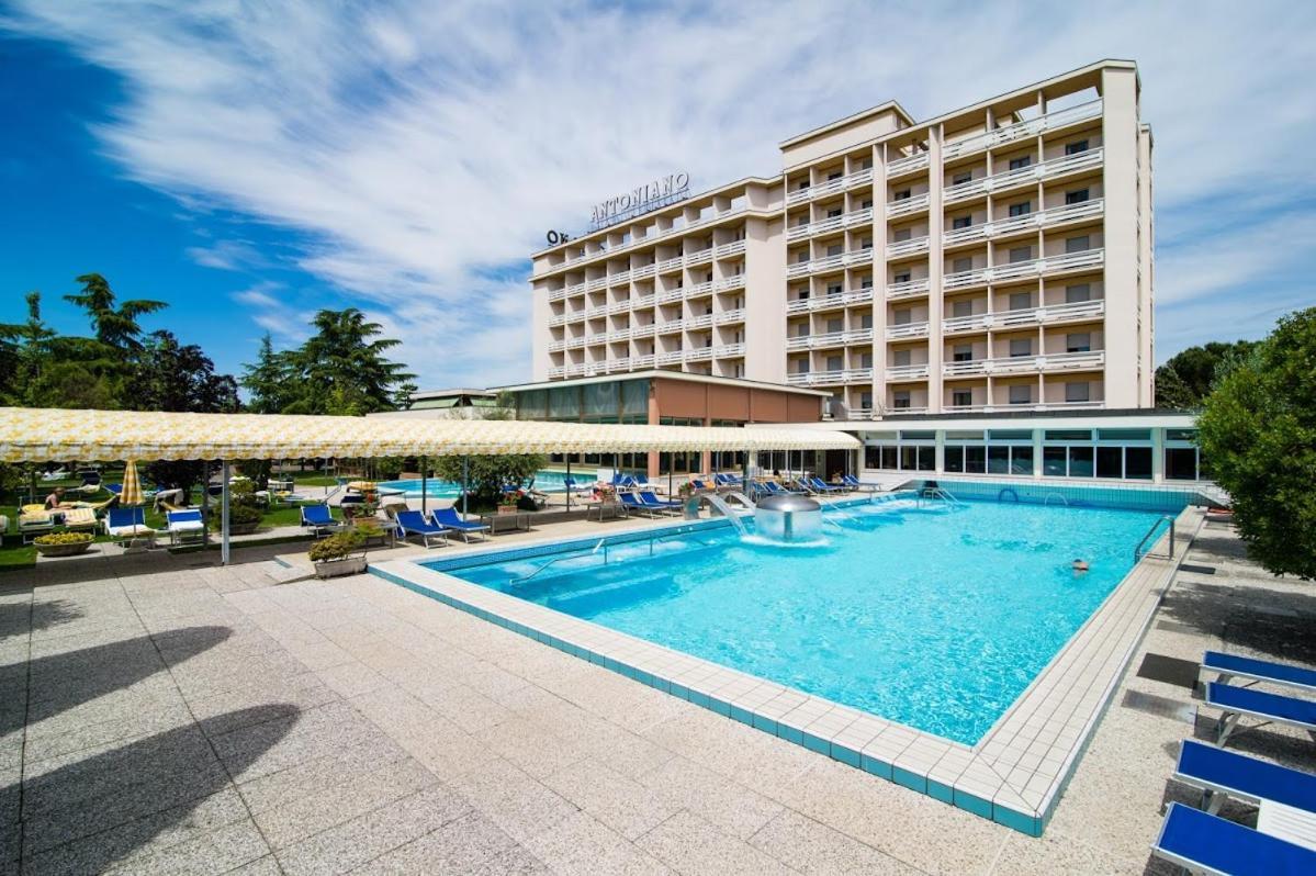 Hotel Terme Antoniano มอนเตกรอตโต แตร์เม ภายนอก รูปภาพ