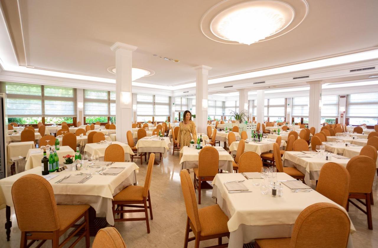 Hotel Terme Antoniano มอนเตกรอตโต แตร์เม ภายนอก รูปภาพ