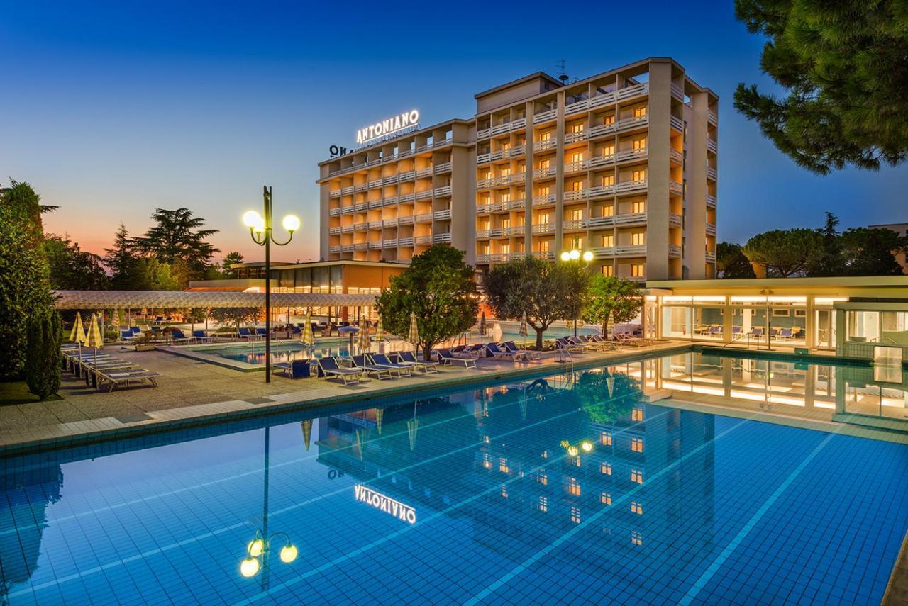 Hotel Terme Antoniano มอนเตกรอตโต แตร์เม ภายนอก รูปภาพ