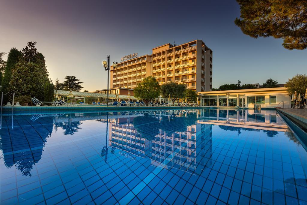 Hotel Terme Antoniano มอนเตกรอตโต แตร์เม ภายนอก รูปภาพ